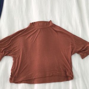Crop, burnt orange T-shirt